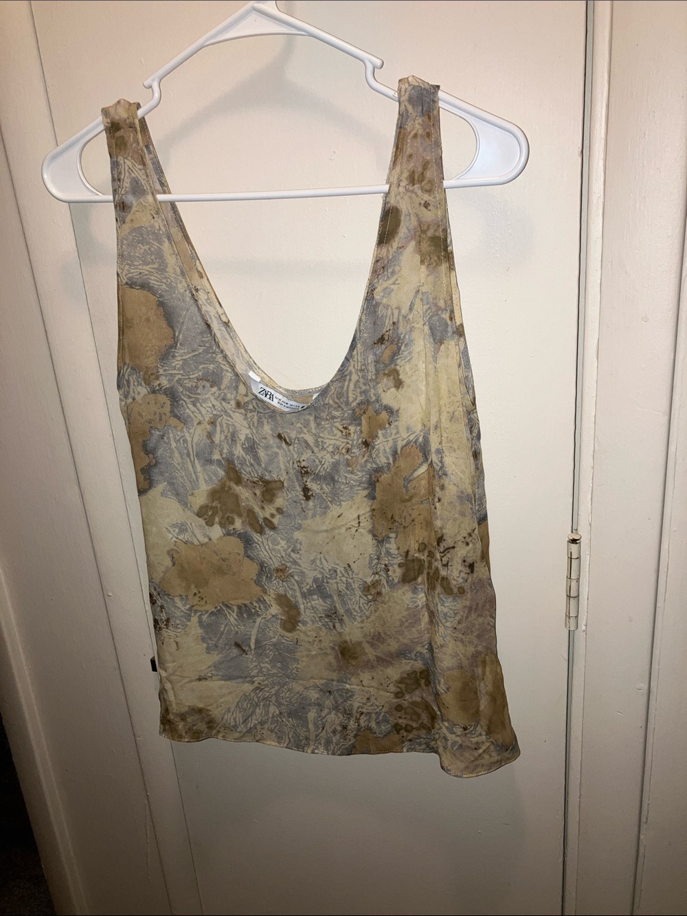 Zara Beige and Gray Printed Scoop Tank Medium
